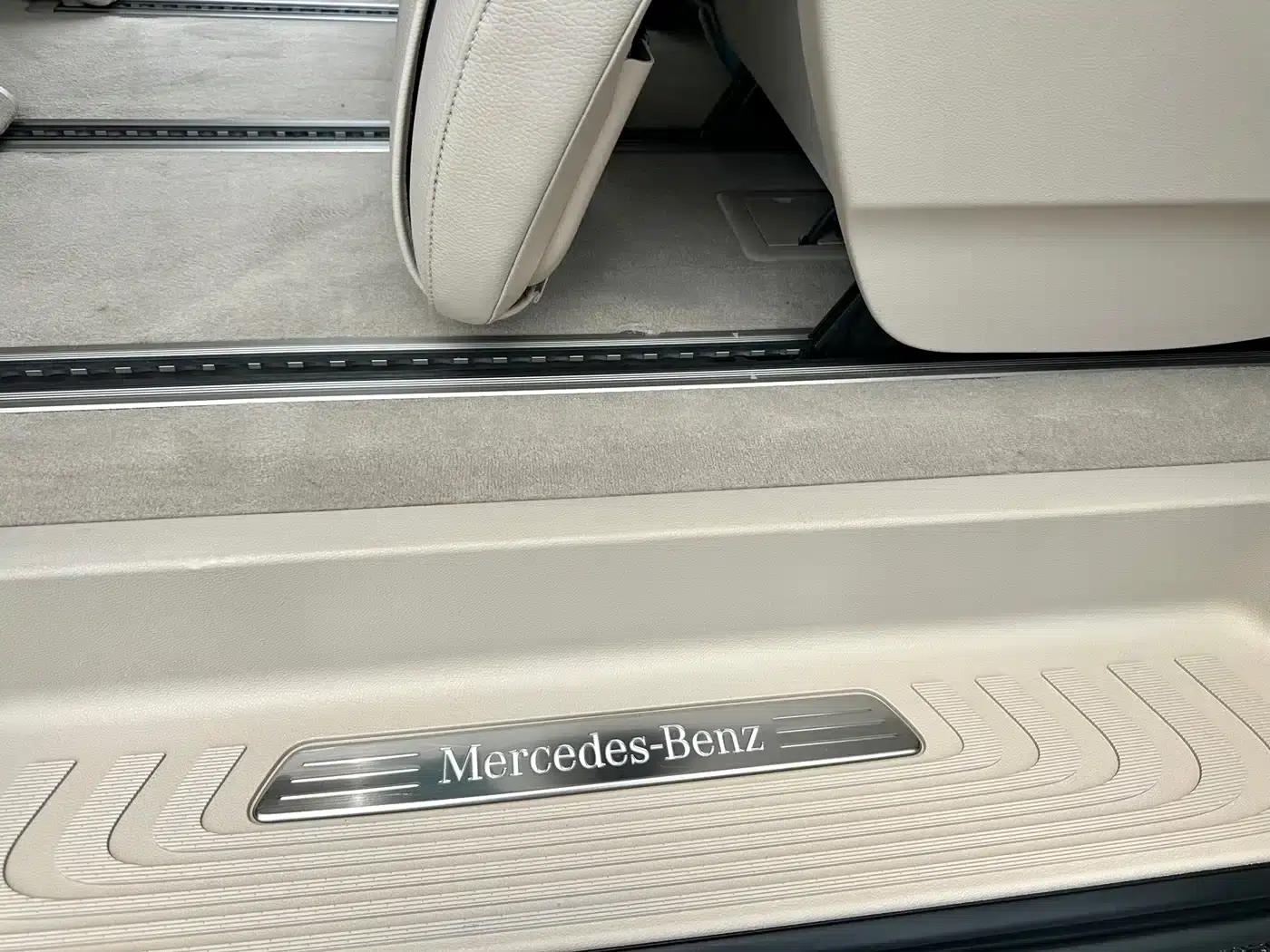 Mercedes-Benz V-Class 2018 V 260 Premium Edition (China VI Emission Standard) — миниатюра 18