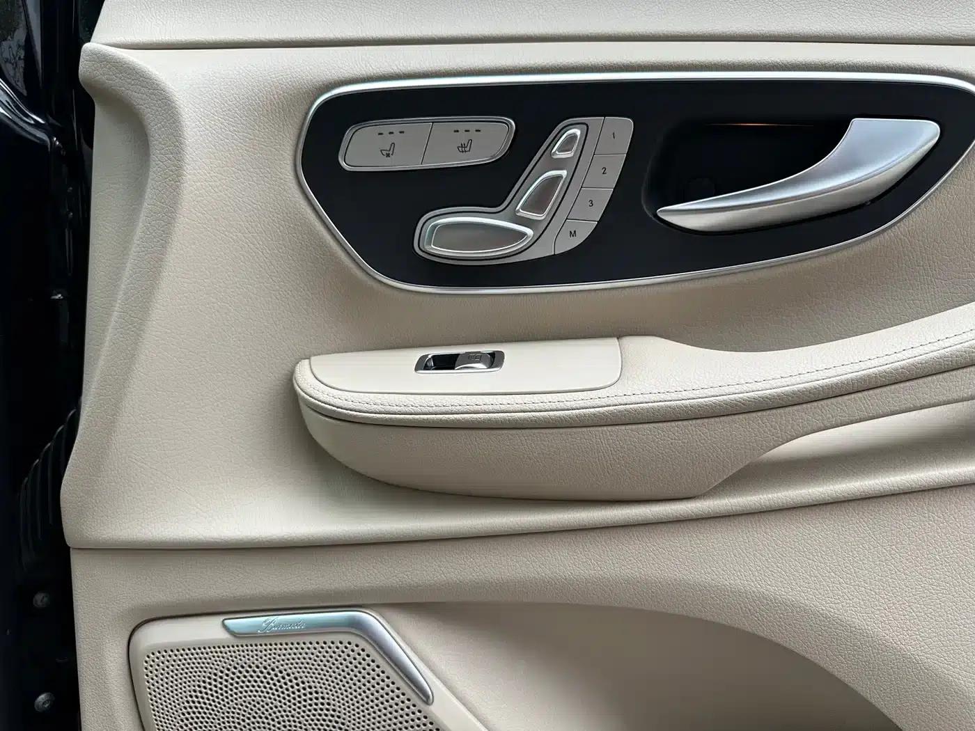 Mercedes-Benz V-Class 2018 V 260 Premium Edition (China VI Emission Standard) — миниатюра 19