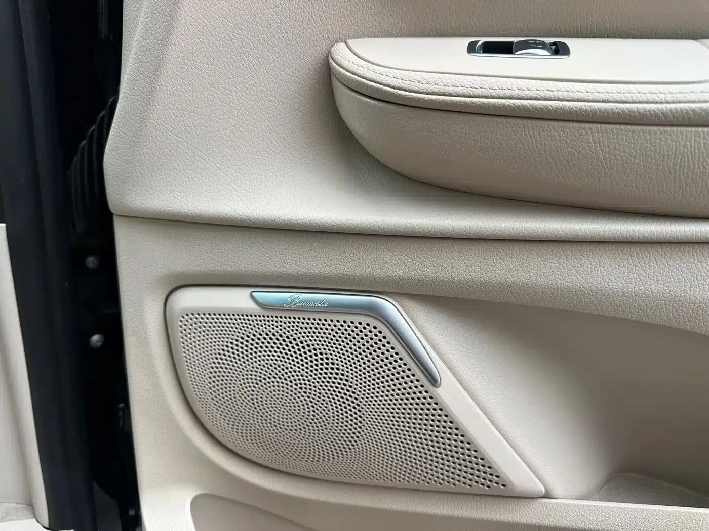 Mercedes-Benz V-Class 2018 V 260 Premium Edition (China VI Emission Standard) — миниатюра 22