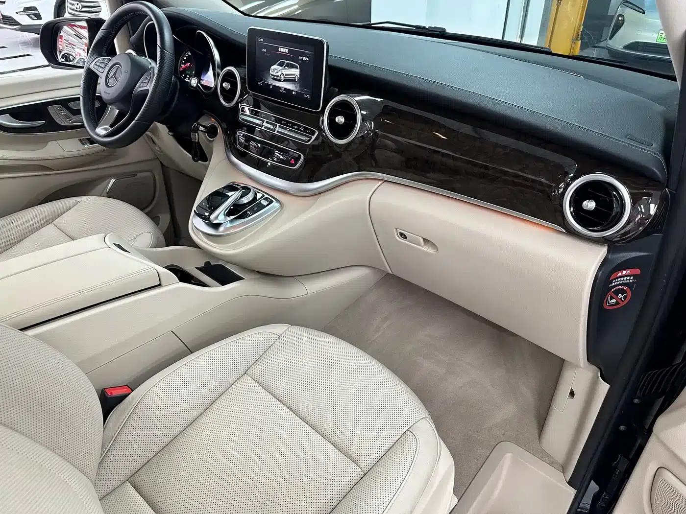 Mercedes-Benz V-Class 2018 V 260 Premium Edition (China VI Emission Standard) — миниатюра 28