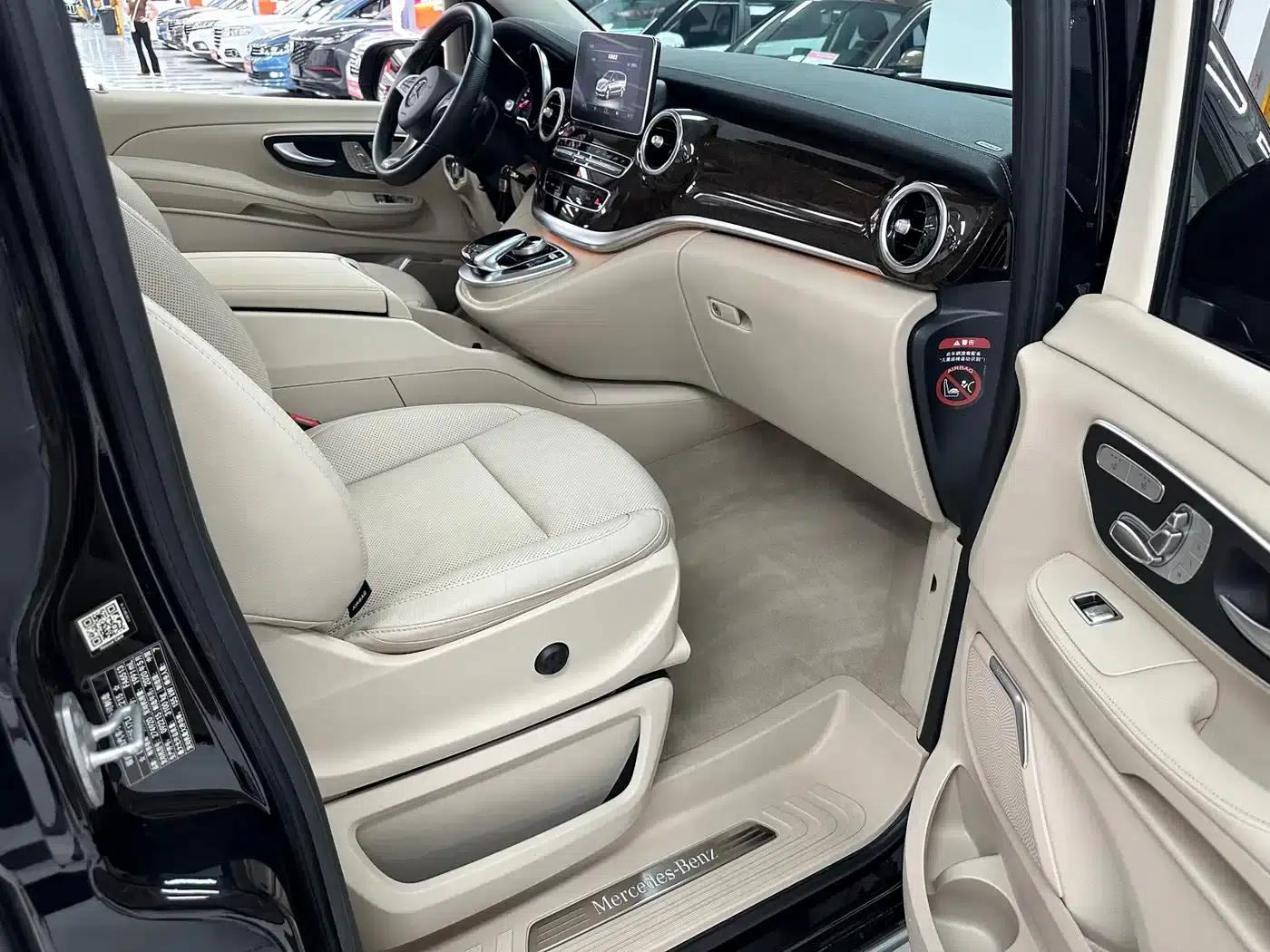 Mercedes-Benz V-Class 2018 V 260 Premium Edition (China VI Emission Standard) — миниатюра 30
