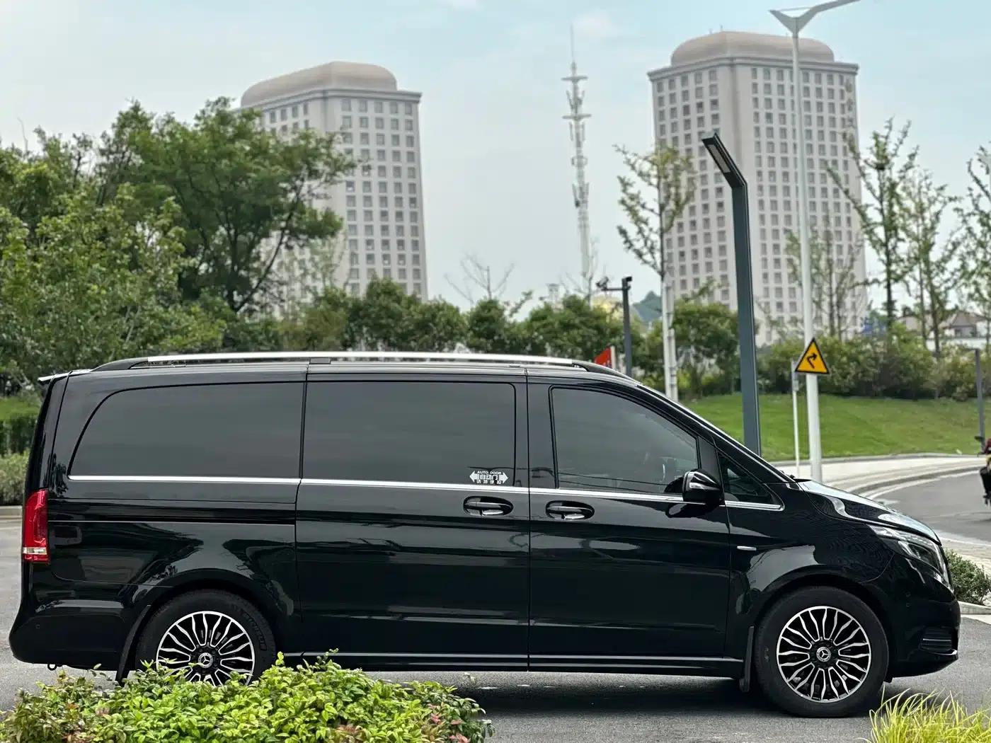 Mercedes-Benz V-Class 2018 V 260 Premium Edition (China VI Emission Standard) — миниатюра 4