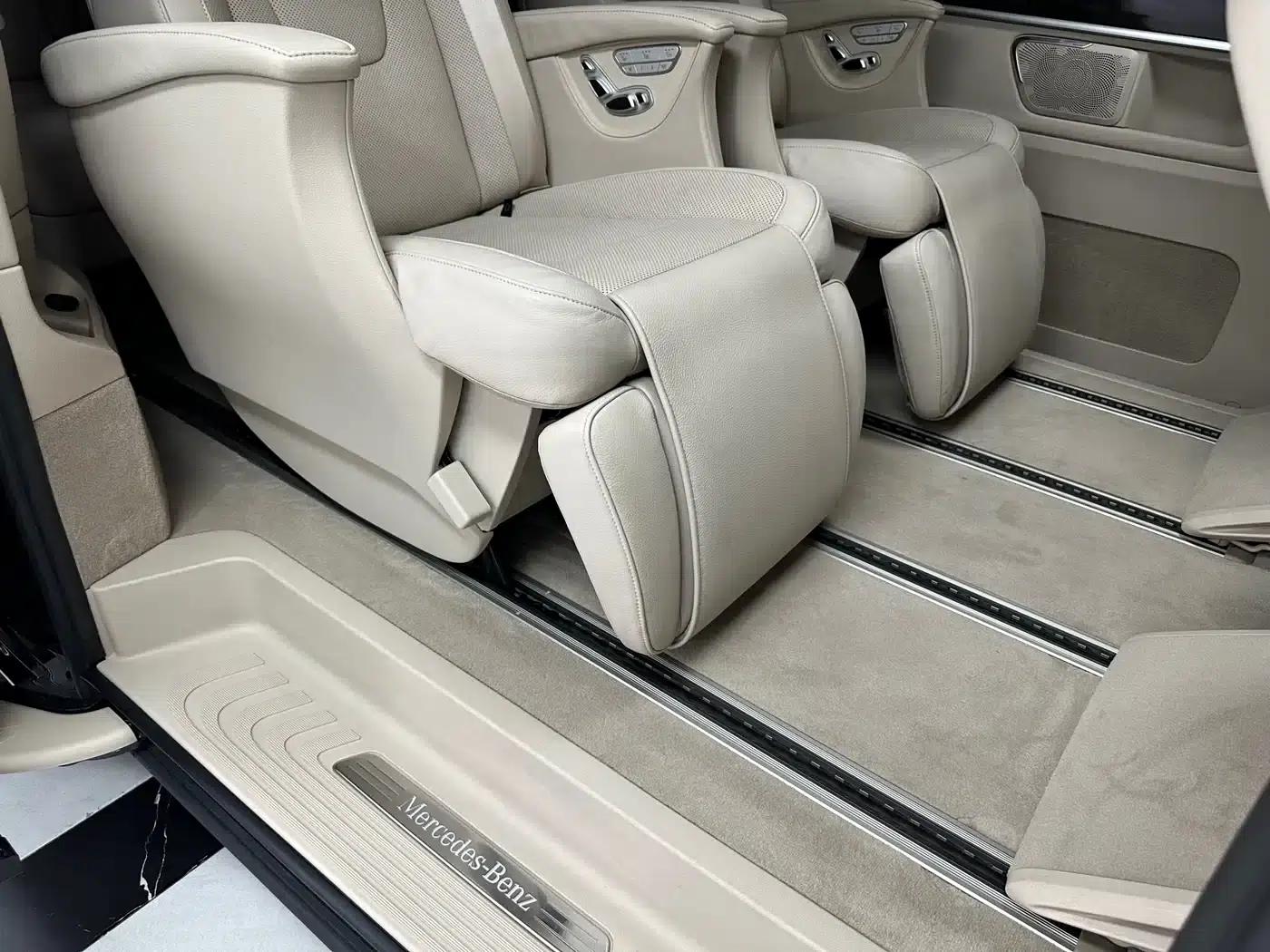 Mercedes-Benz V-Class 2018 V 260 Premium Edition (China VI Emission Standard) — миниатюра 32