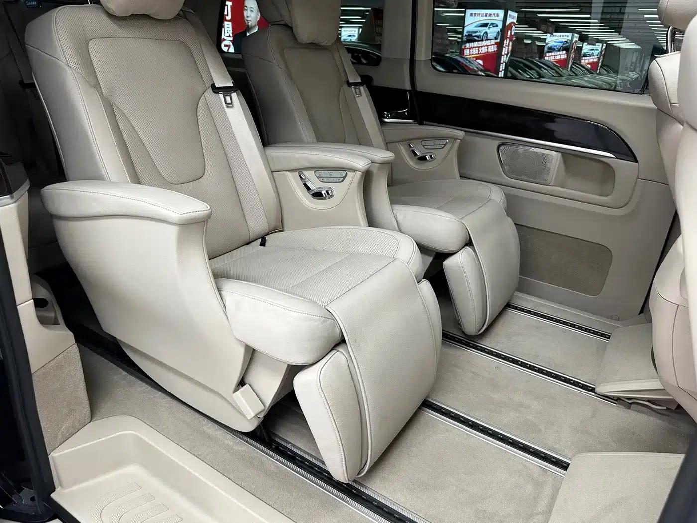 Mercedes-Benz V-Class 2018 V 260 Premium Edition (China VI Emission Standard) — миниатюра 33