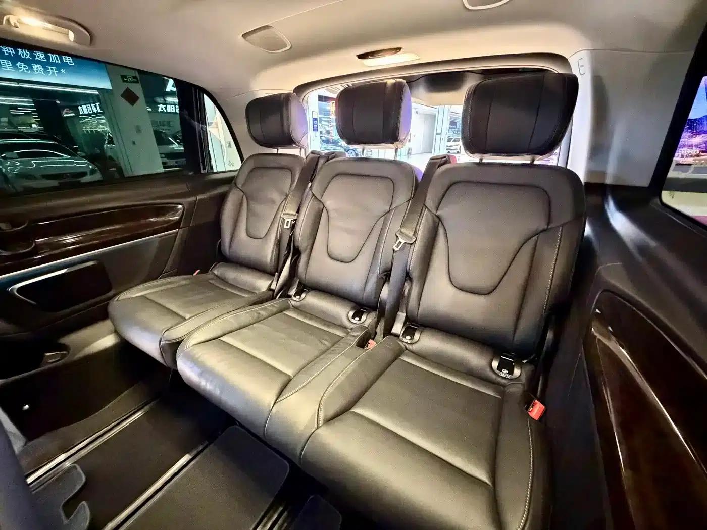 Mercedes-Benz V-Class 2018 V 260 Premium Edition (China VI Emission Standard) — миниатюра 17