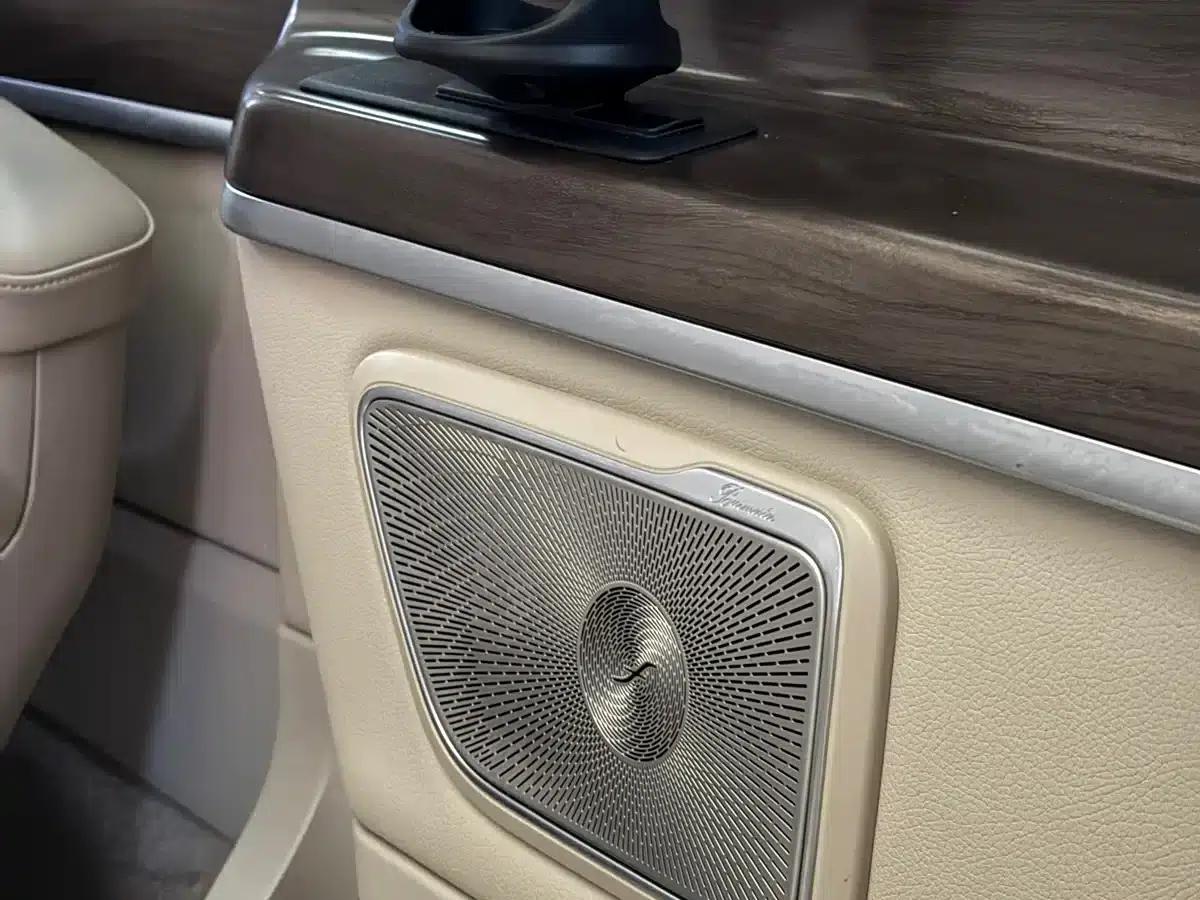 Mercedes-Benz V-Class 2022 V 260 L Long Wheelbase Luxury Edition — миниатюра 11
