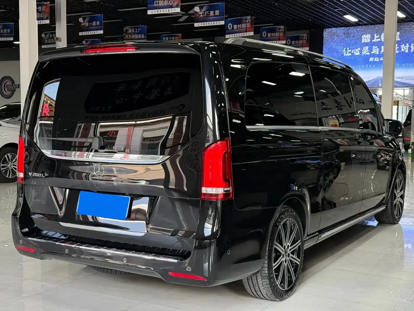 Mercedes-Benz V-Class 2022 V 260 L Long Wheelbase Luxury Edition — миниатюра 12