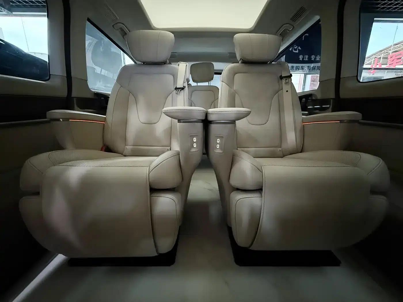 Mercedes-Benz V-Class 2022 V 260 L Long Wheelbase Luxury Edition — миниатюра 8