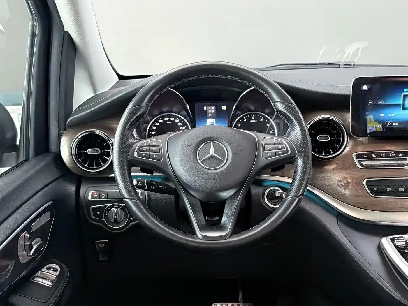 Mercedes-Benz V-Class 2020 V 260 Premium Edition — миниатюра 15
