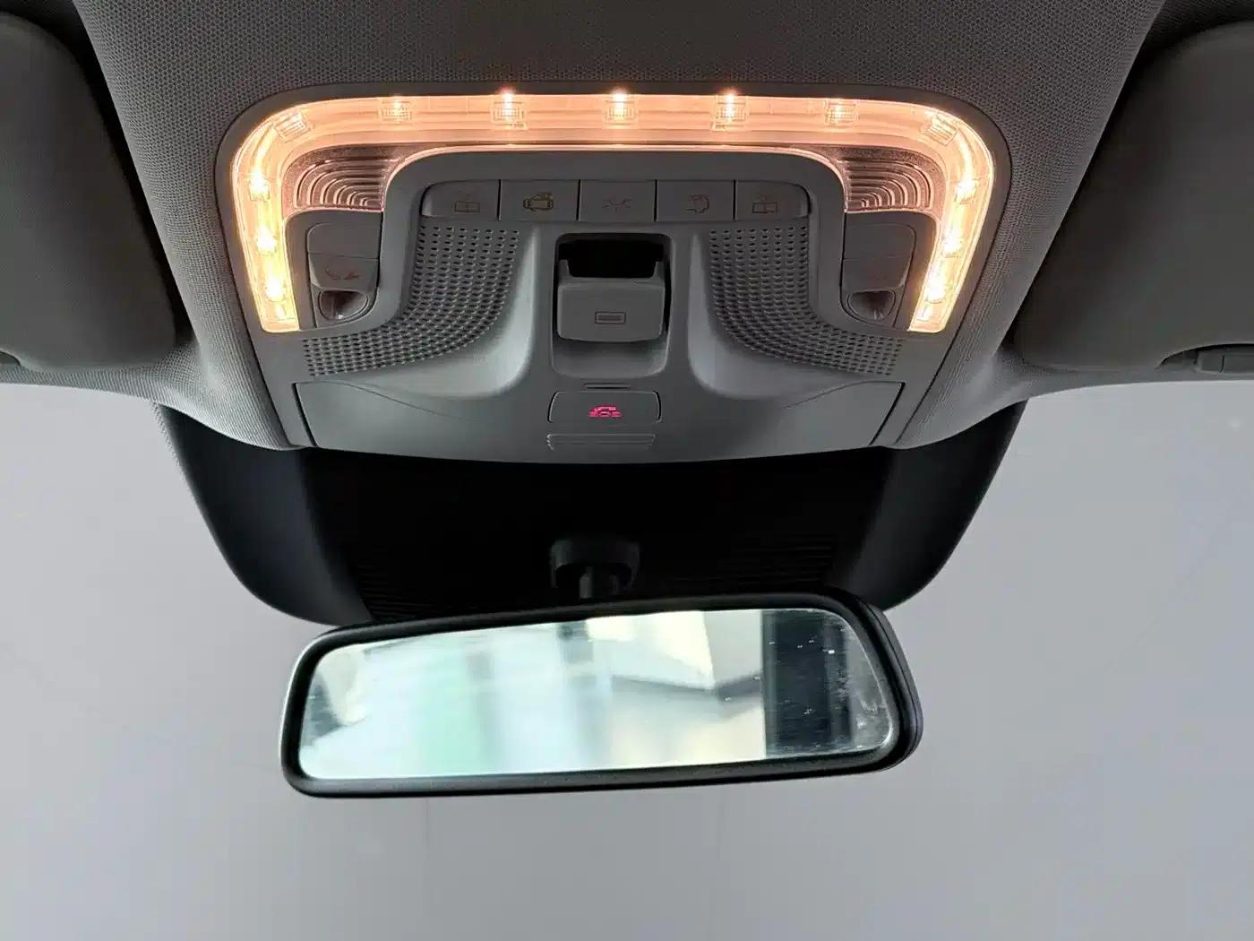 Mercedes-Benz V-Class 2020 V 260 Premium Edition — миниатюра 26