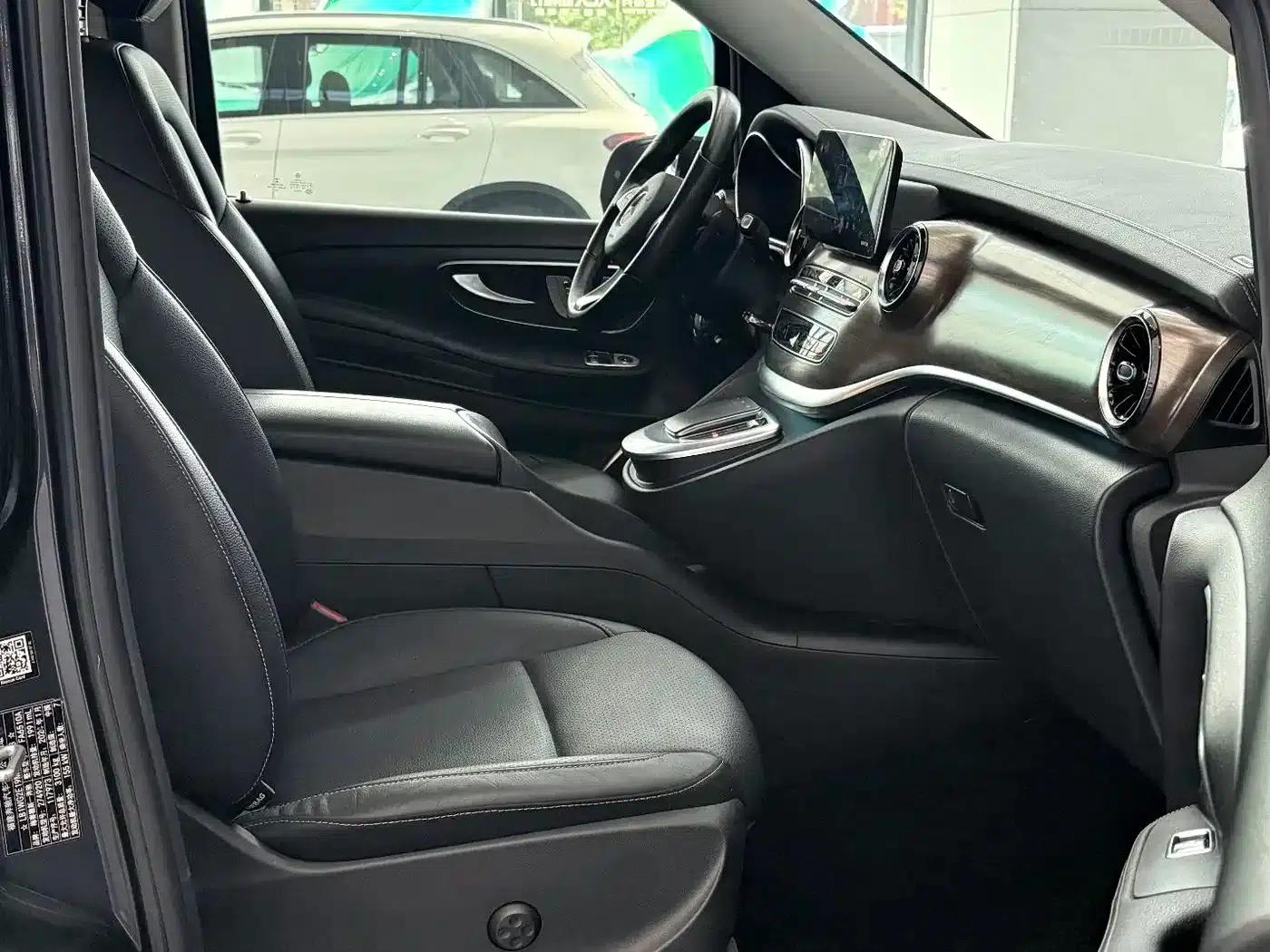Mercedes-Benz V-Class 2020 V 260 Premium Edition — миниатюра 10