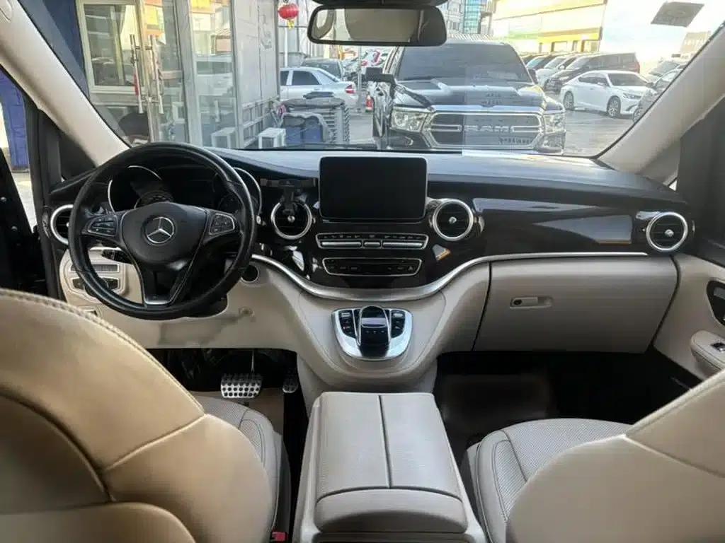 Mercedes-Benz V-Class 2018 V 260 L Premium Extended Edition (China VI Emission Standard) — миниатюра 11