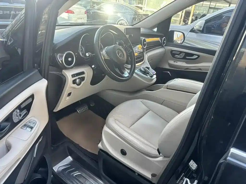 Mercedes-Benz V-Class 2018 V 260 L Premium Extended Edition (China VI Emission Standard) — миниатюра 14