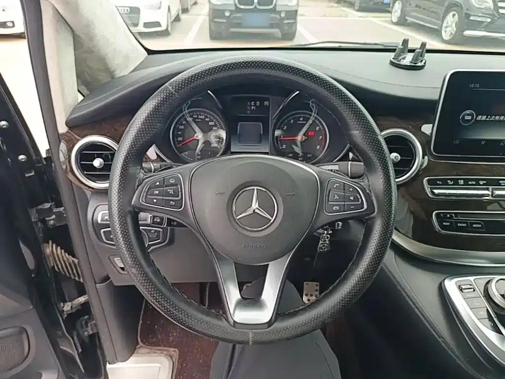 Mercedes-Benz V-Class 2017 V 260 L Premium Extended Edition — миниатюра 11