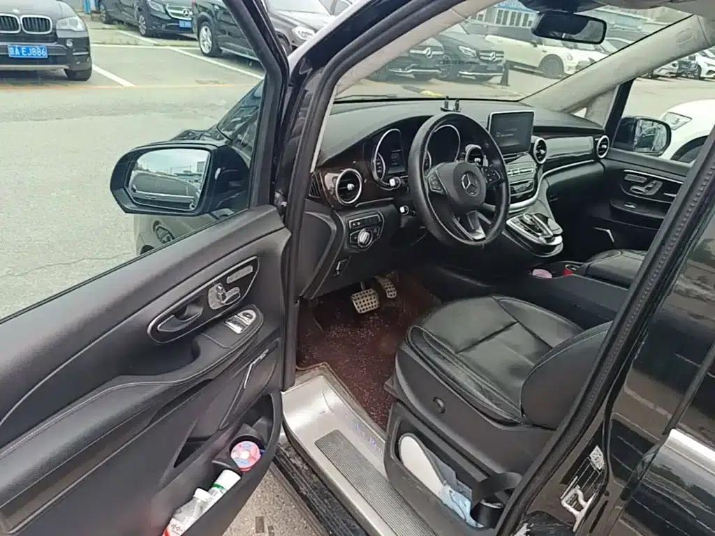 Mercedes-Benz V-Class 2017 V 260 L Premium Extended Edition — миниатюра 16