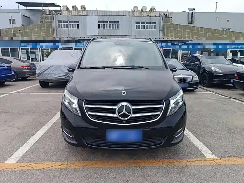 Mercedes-Benz V-Class 2017 V 260 L Premium Extended Edition — миниатюра 3