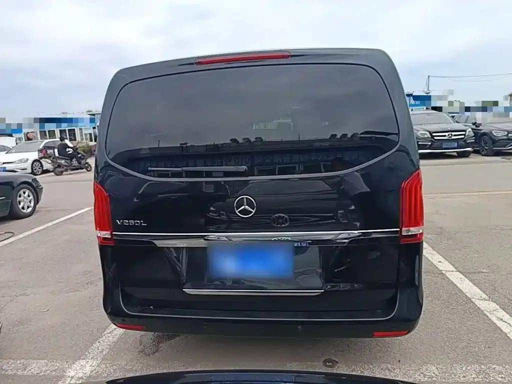 Mercedes-Benz V-Class 2017 V 260 L Premium Extended Edition — миниатюра 6