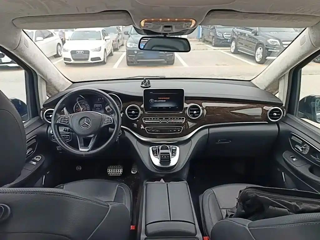 Mercedes-Benz V-Class 2017 V 260 L Premium Extended Edition — миниатюра 10