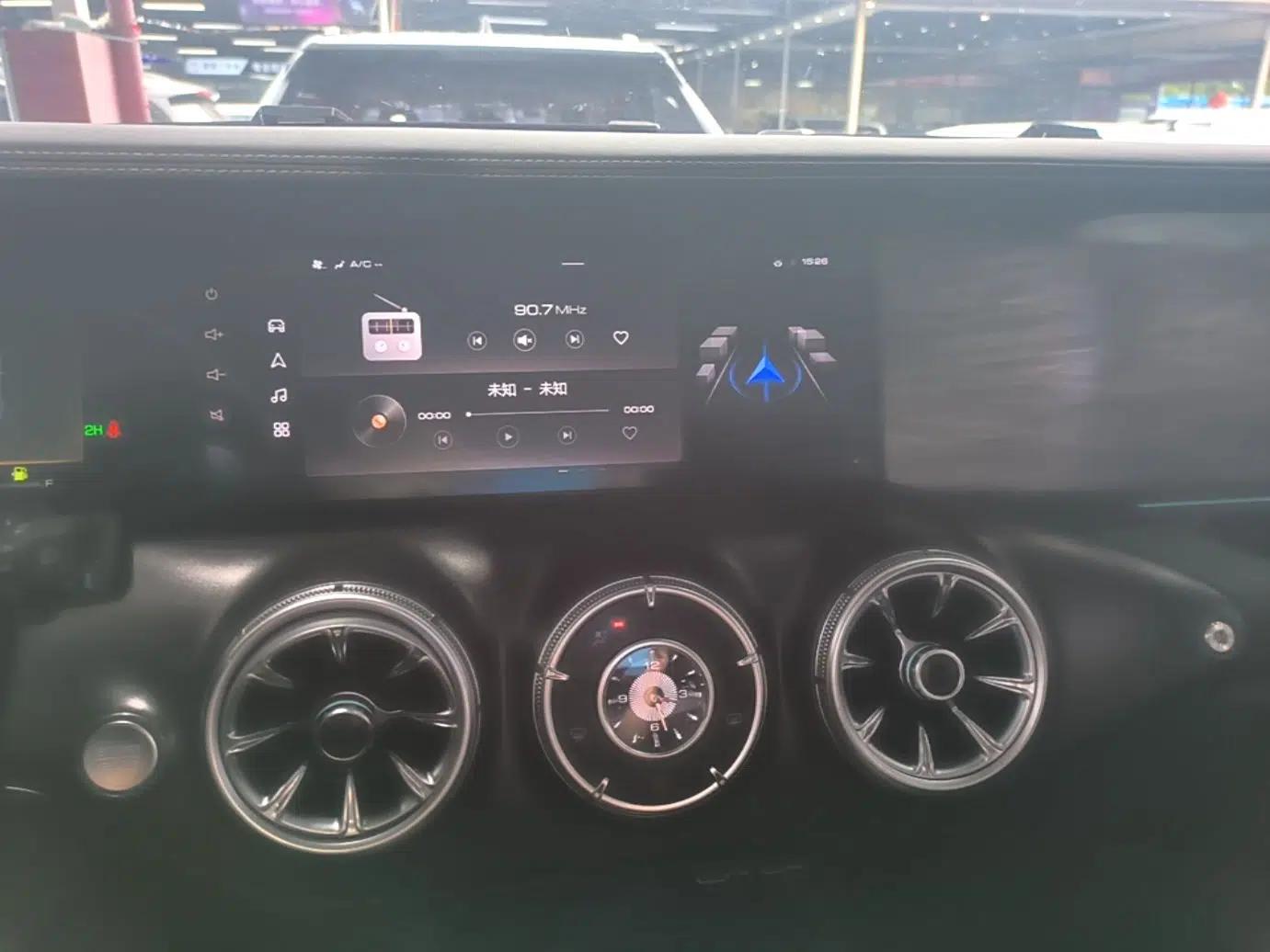 Tank 300 2021 Off-Road Edition 2.0T Challenger — миниатюра 15