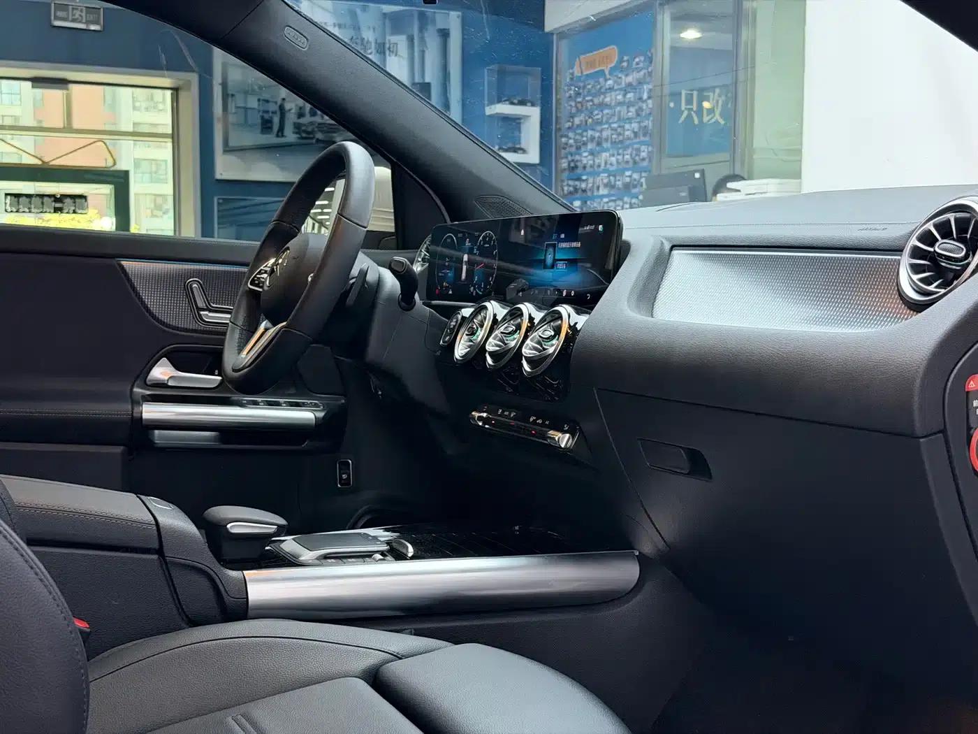 2022 Mercedes-Benz GLA 200 — миниатюра 16