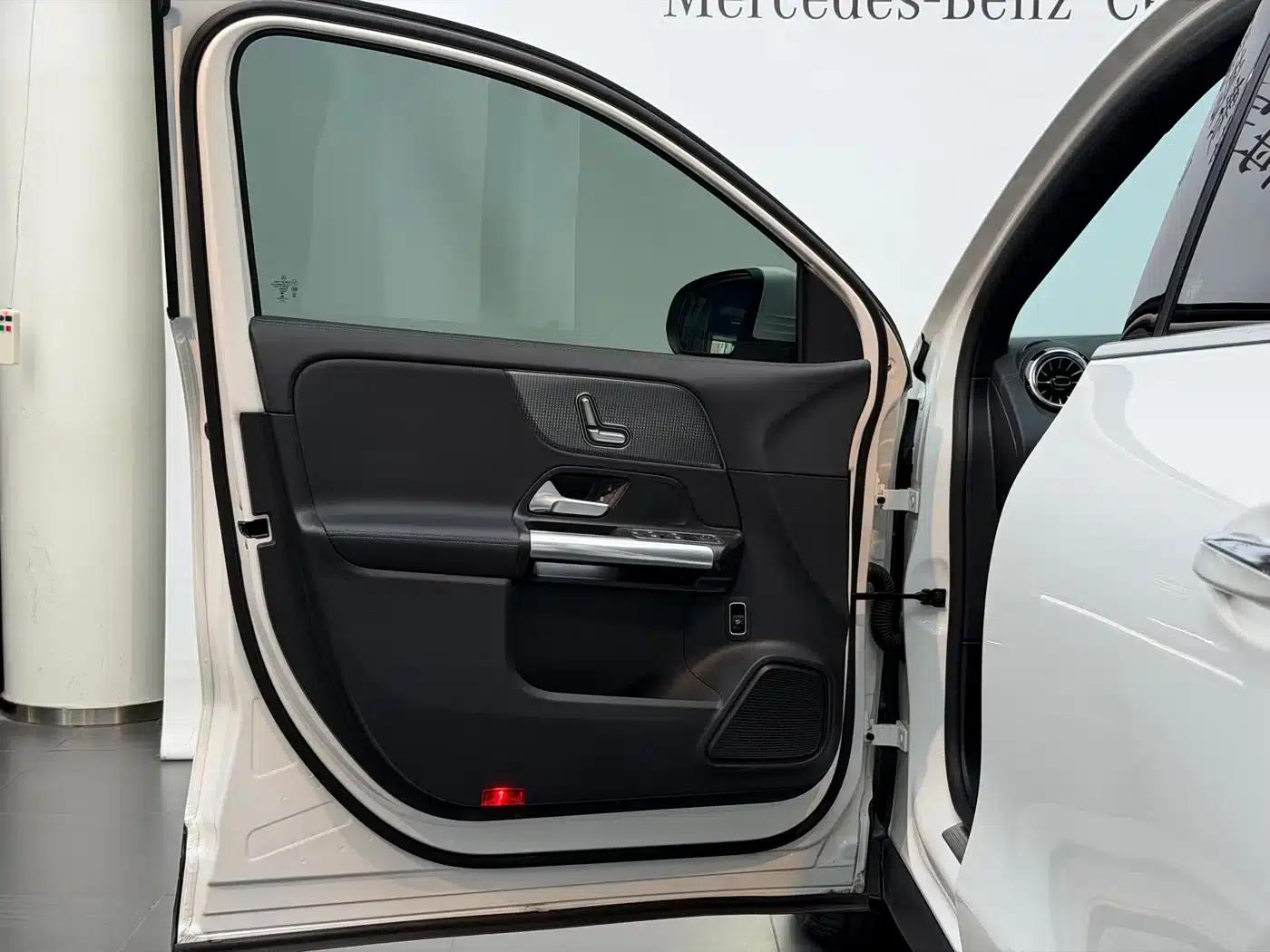 2022 Mercedes-Benz GLA 200 — миниатюра 7