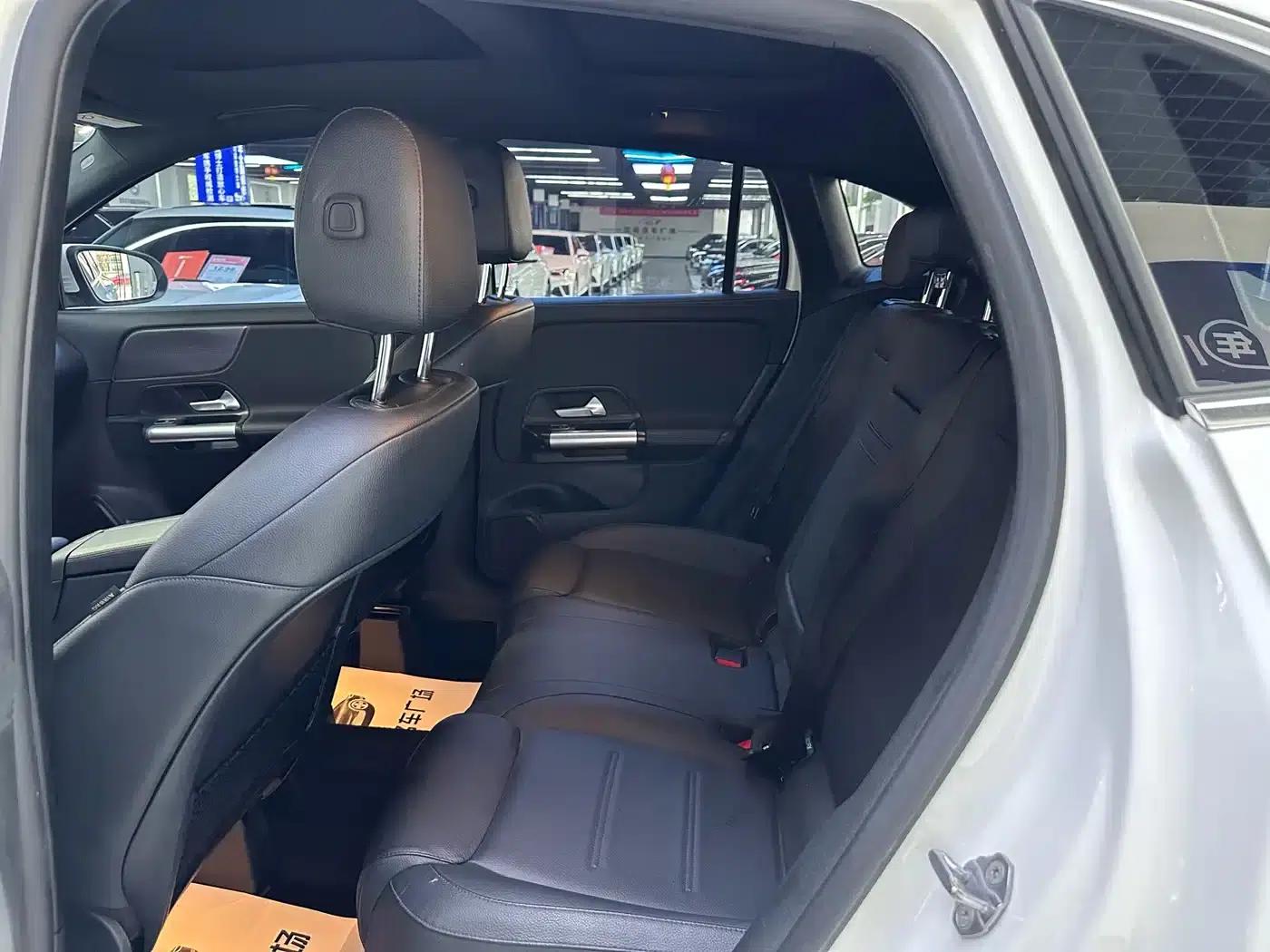 2022 Mercedes-Benz GLA 200 — миниатюра 5