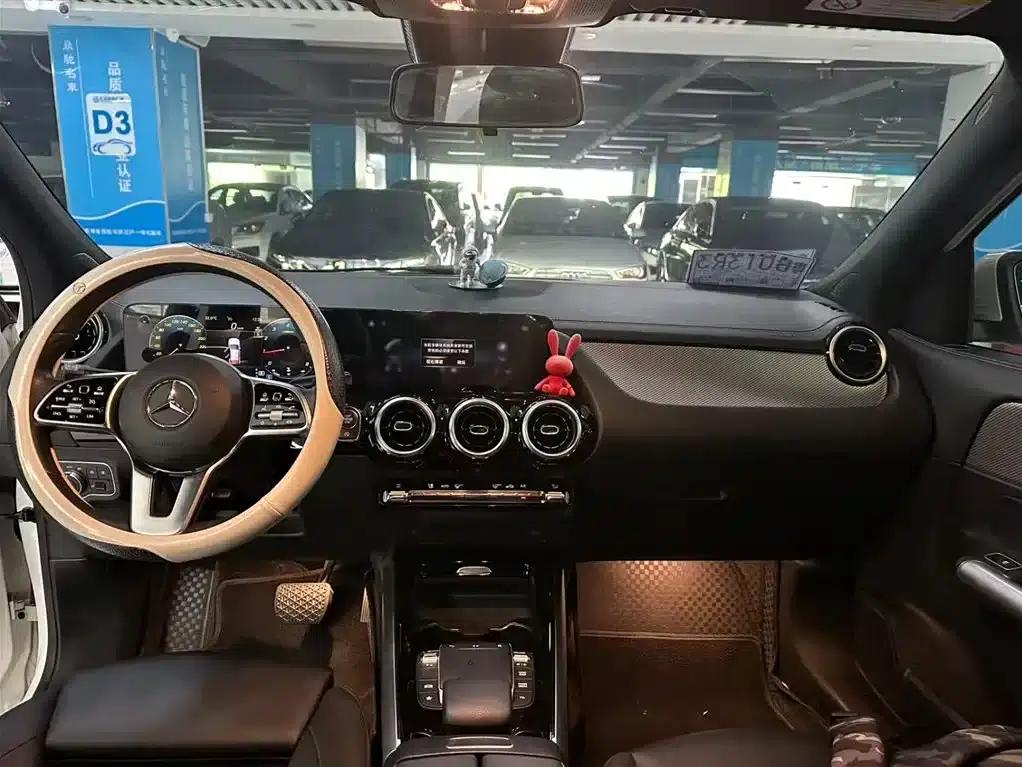 2023 Mercedes-Benz GLA 200 — миниатюра 5