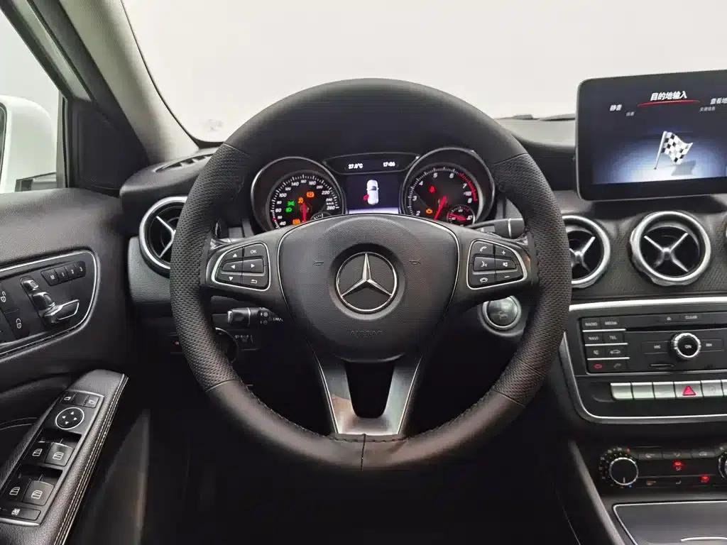2017 Mercedes-Benz GLA 200 Dynamic — миниатюра 11