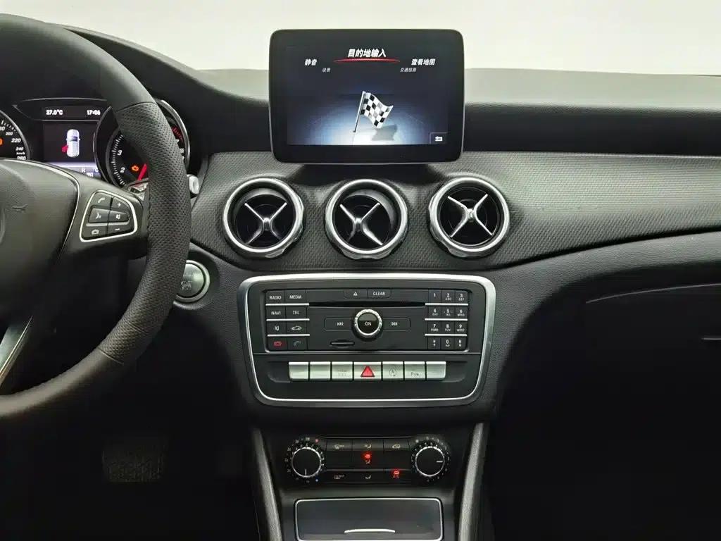 2017 Mercedes-Benz GLA 200 Dynamic — миниатюра 12