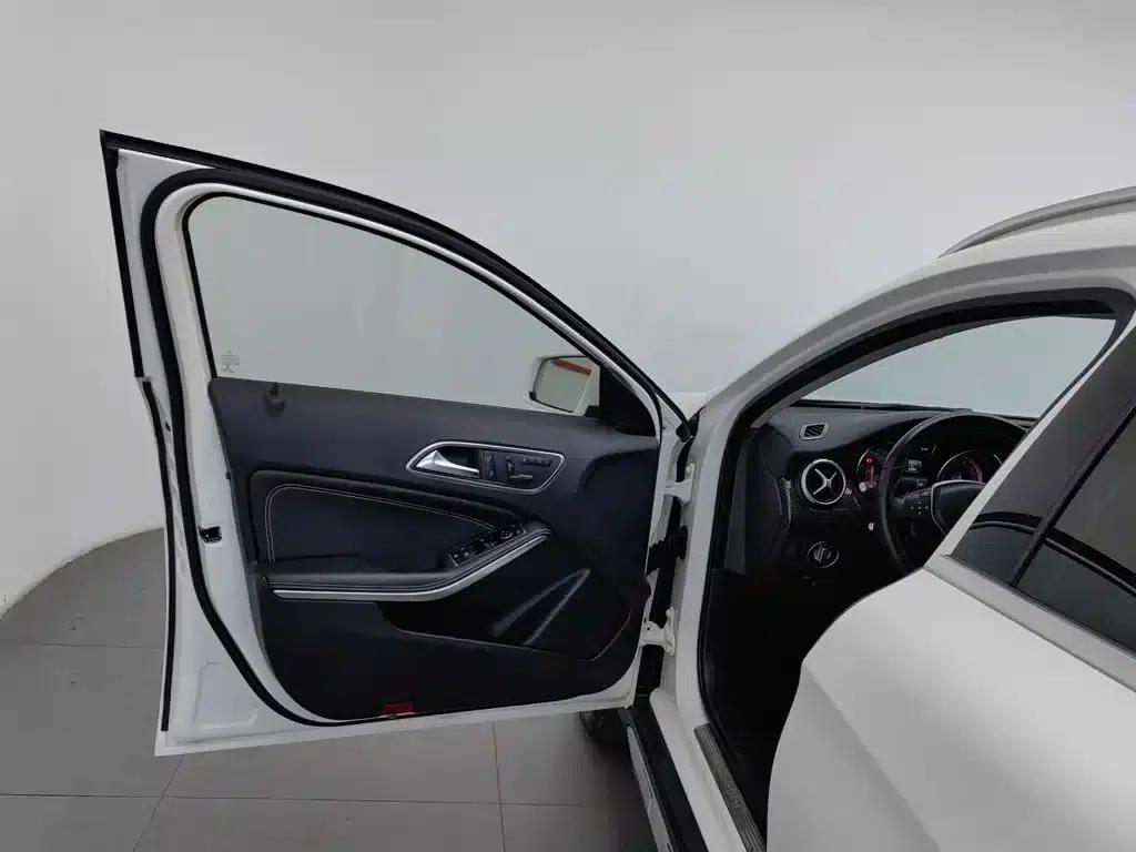 2016 Mercedes-Benz GLA 220 4MATIC Fashion Edition — миниатюра 8