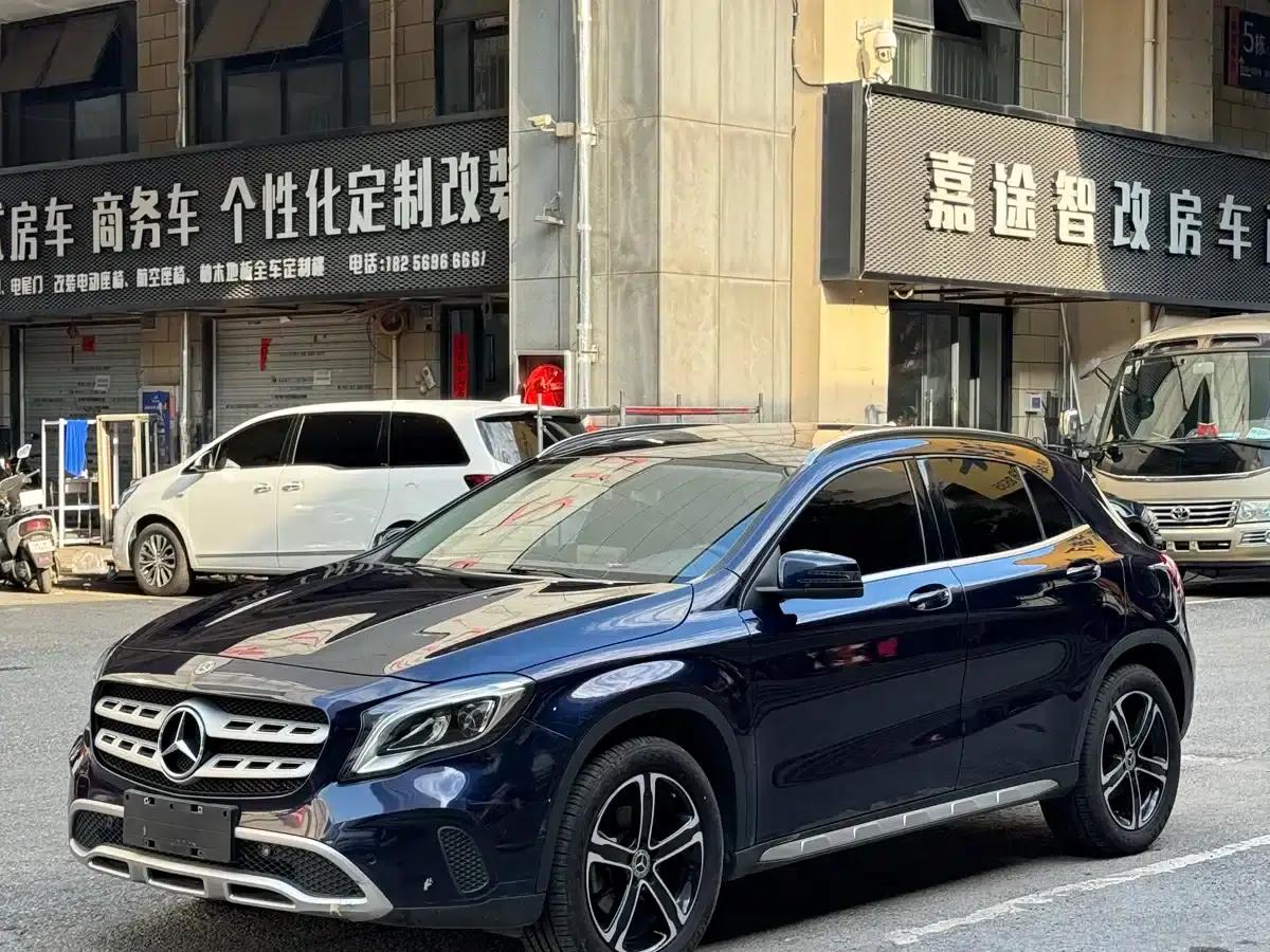 2018 Mercedes-Benz GLA 200 Fashion Edition — миниатюра 1