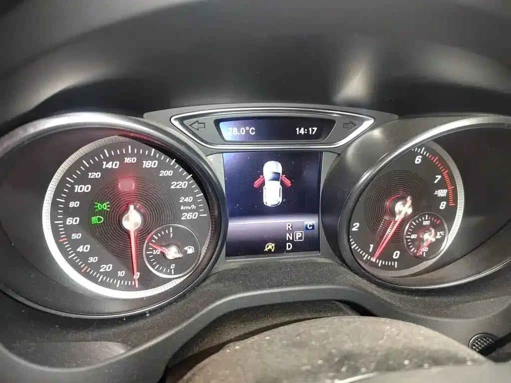 2017 Mercedes-Benz GLA 200 Dynamic — миниатюра 4