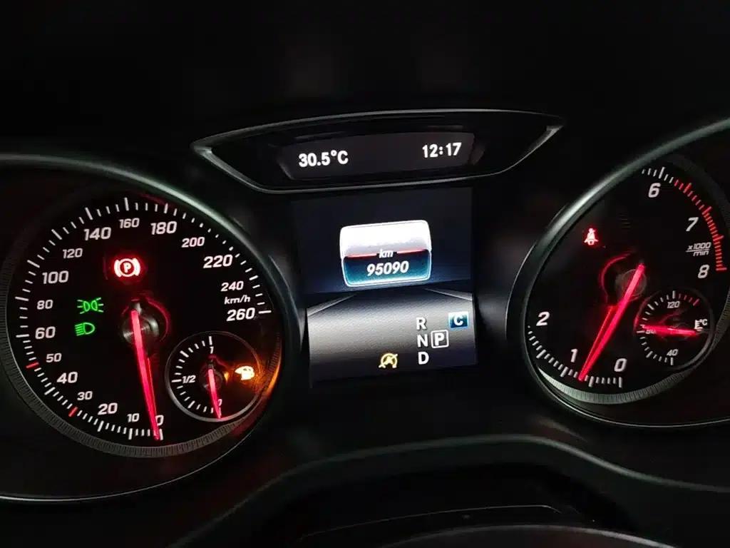 2017 Mercedes-Benz GLA 200 Fashion Edition — миниатюра 12