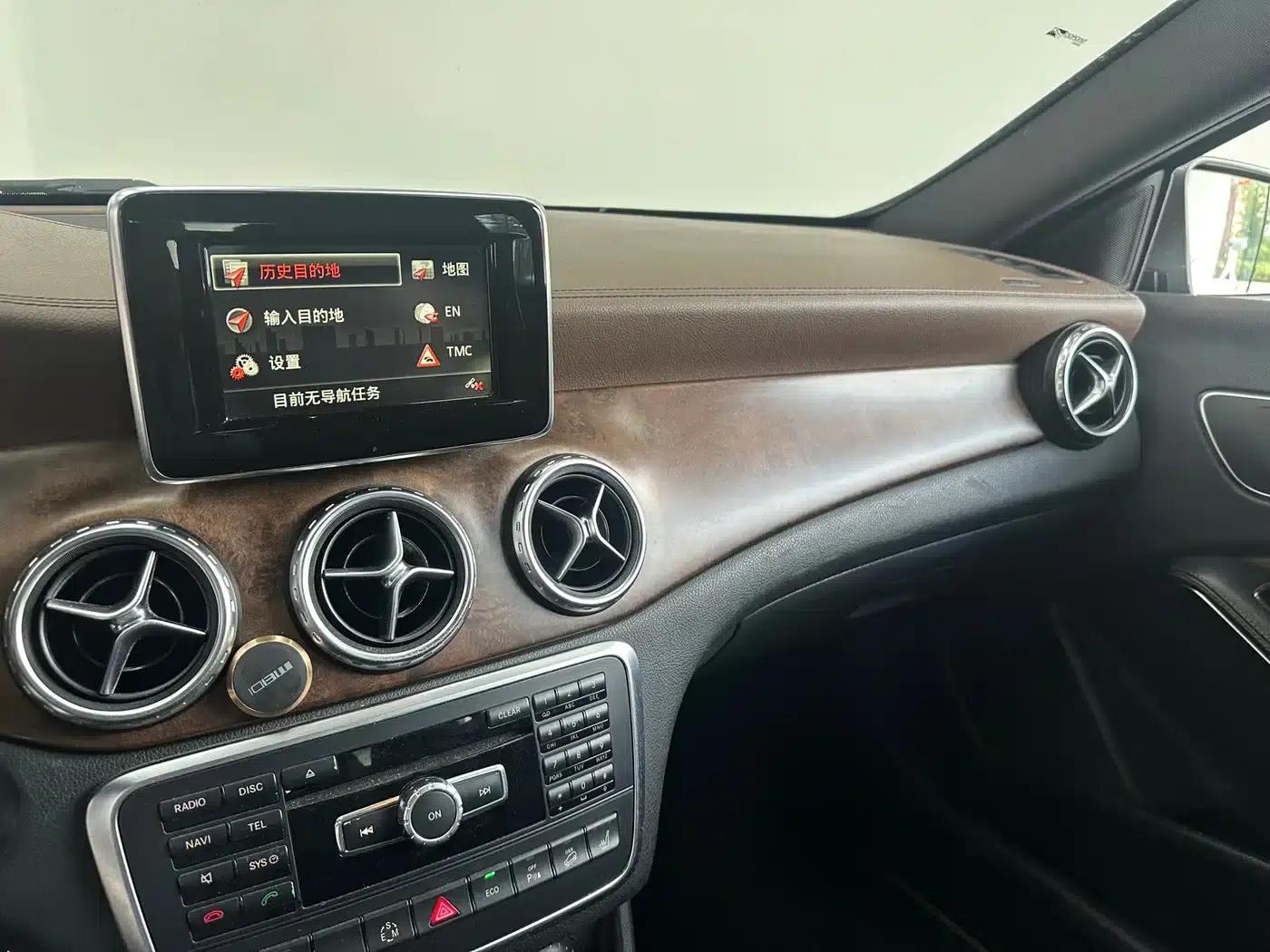 Imported Mercedes-Benz GLA 2015 GLA 260 4MATIC — миниатюра 13