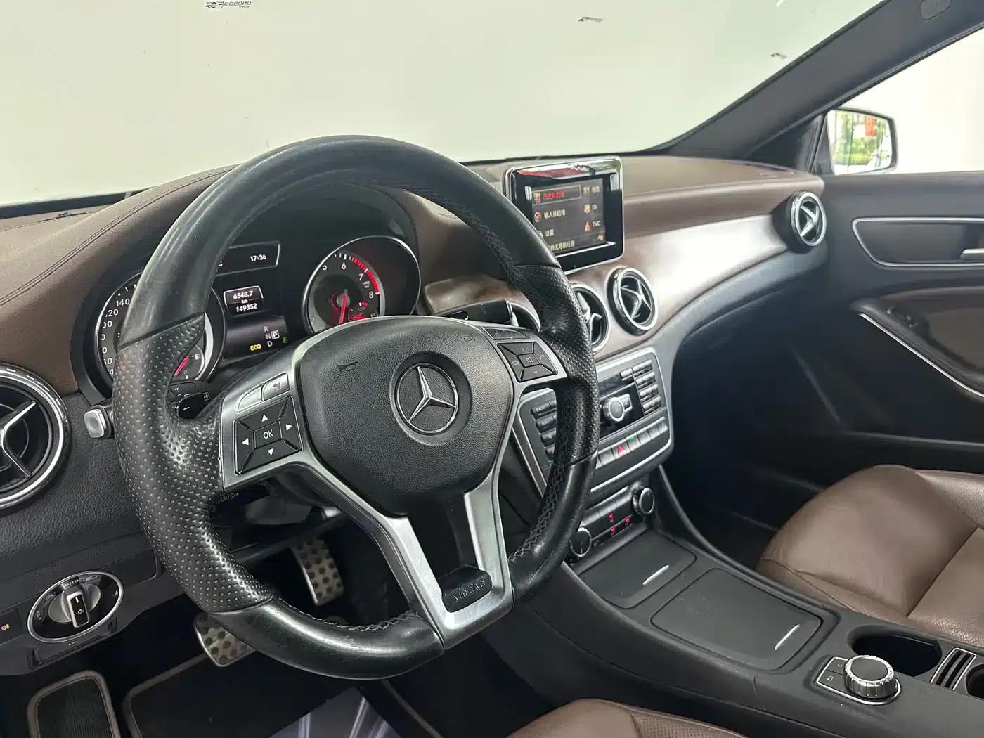 Imported Mercedes-Benz GLA 2015 GLA 260 4MATIC — миниатюра 14