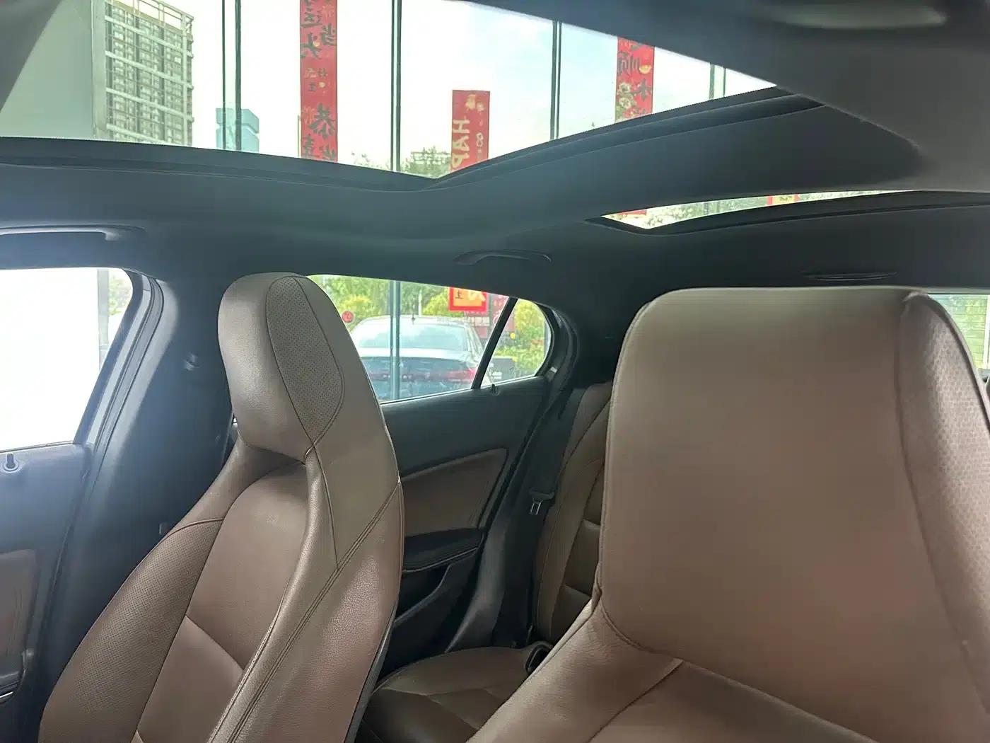 Imported Mercedes-Benz GLA 2015 GLA 260 4MATIC — миниатюра 17