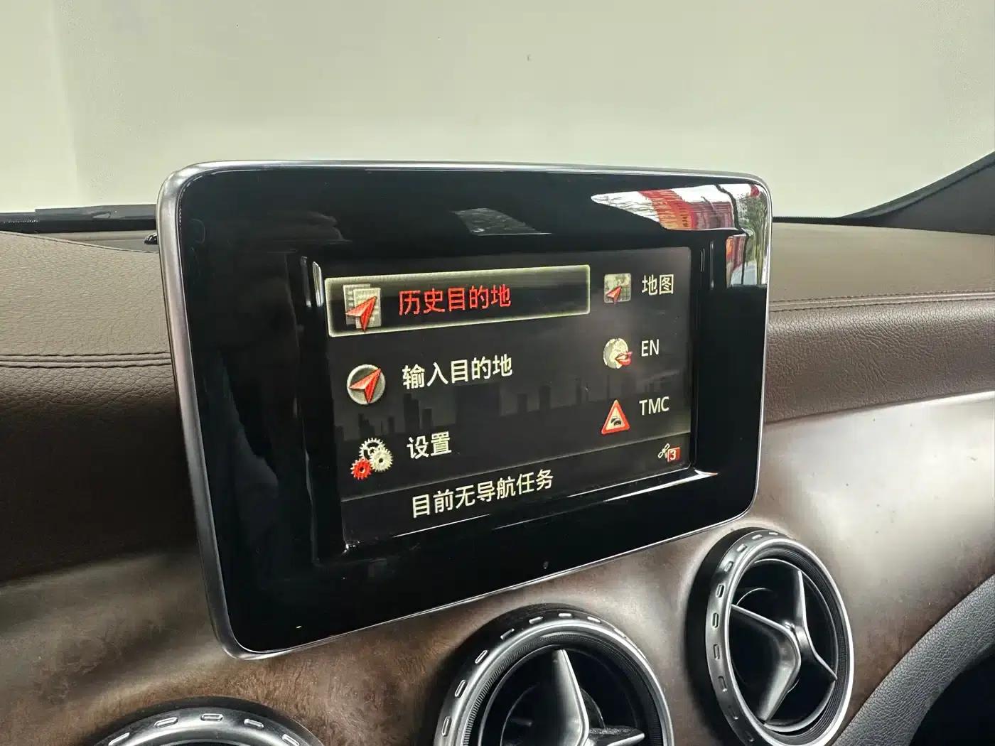 Imported Mercedes-Benz GLA 2015 GLA 260 4MATIC — миниатюра 9