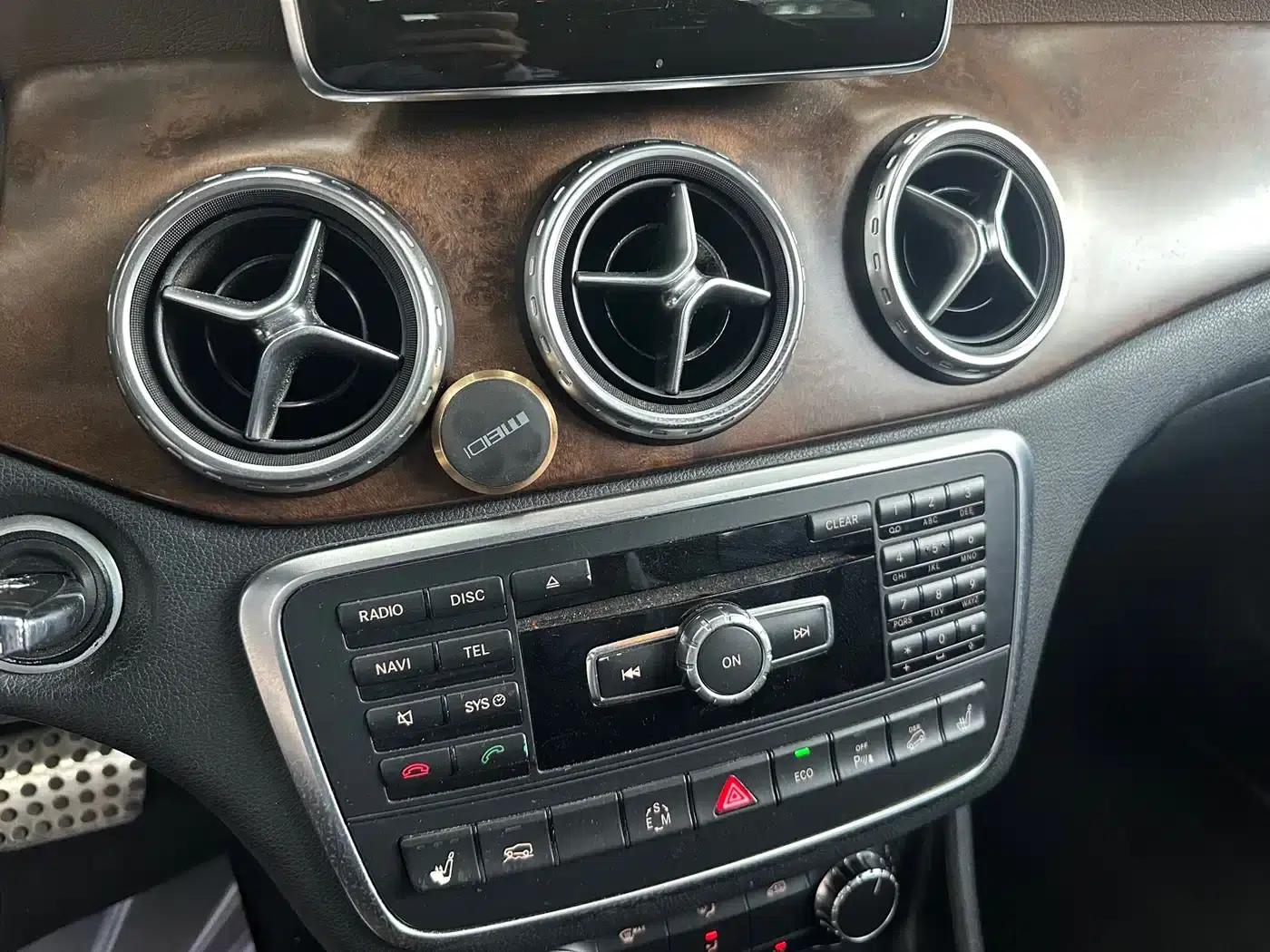 Imported Mercedes-Benz GLA 2015 GLA 260 4MATIC — миниатюра 10