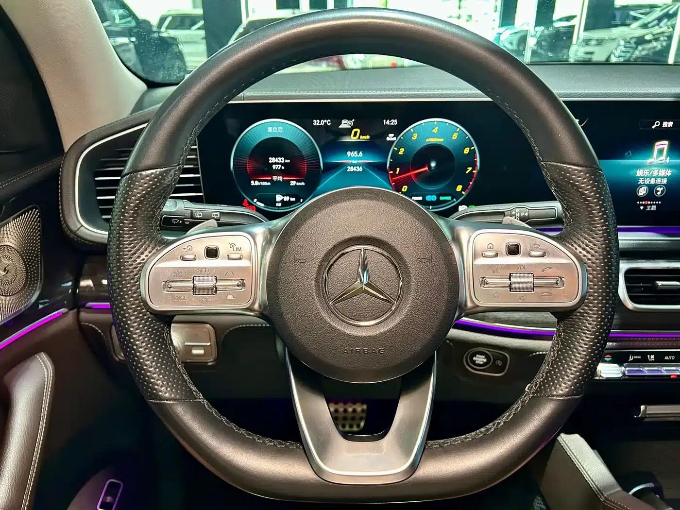 Mercedes-Benz GLS 2023 Facelift GLS 450 4MATIC Fashion Model — миниатюра 11