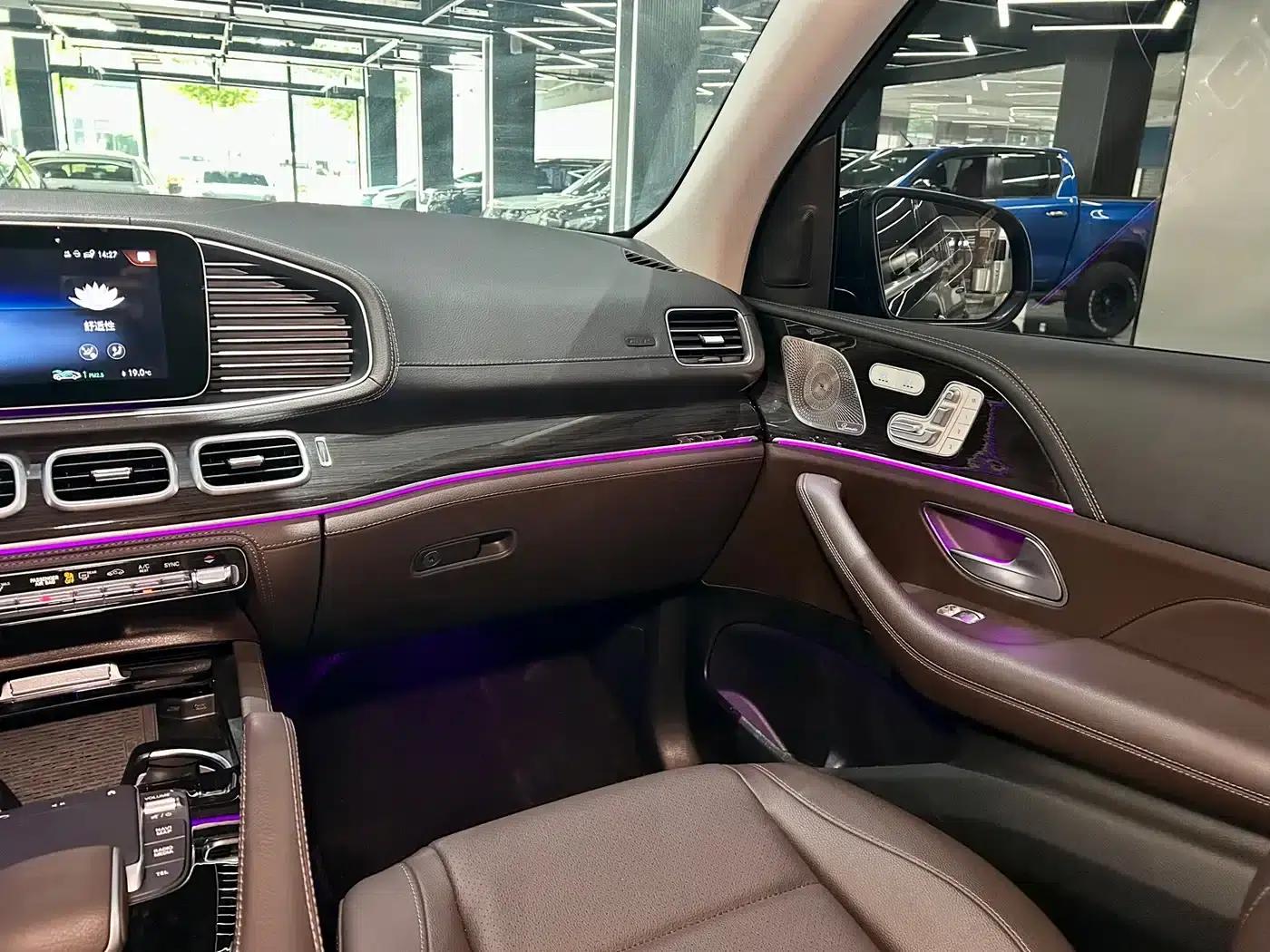Mercedes-Benz GLS 2023 Facelift GLS 450 4MATIC Fashion Model — миниатюра 28