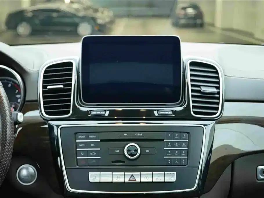 2018 Mercedes-Benz GLS Facelift: GLS 400 4MATIC Dynamic — миниатюра 18