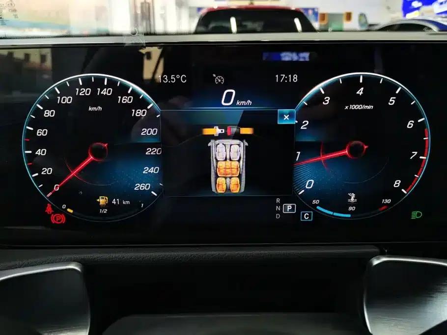 Mercedes-Benz GLB 2022 Facelift GLB 200 Fashion Model — миниатюра 14