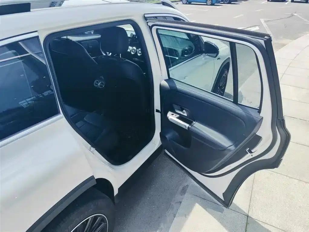 Mercedes-Benz GLB 2022 Fashion Edition — миниатюра 18