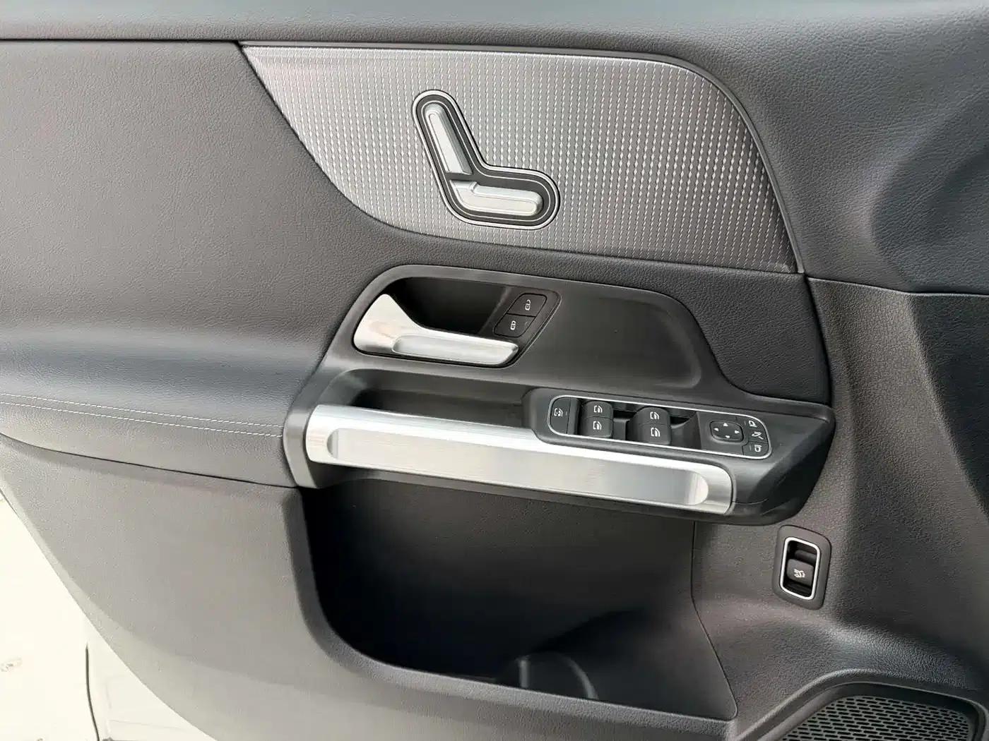 Mercedes-Benz GLB 2020 Facelift GLB 200 Dynamic — миниатюра 21