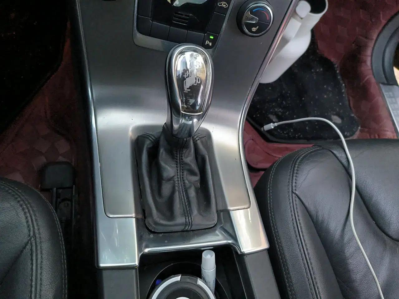 Volvo XC60 2012 T5 Comfort Edition — миниатюра 14
