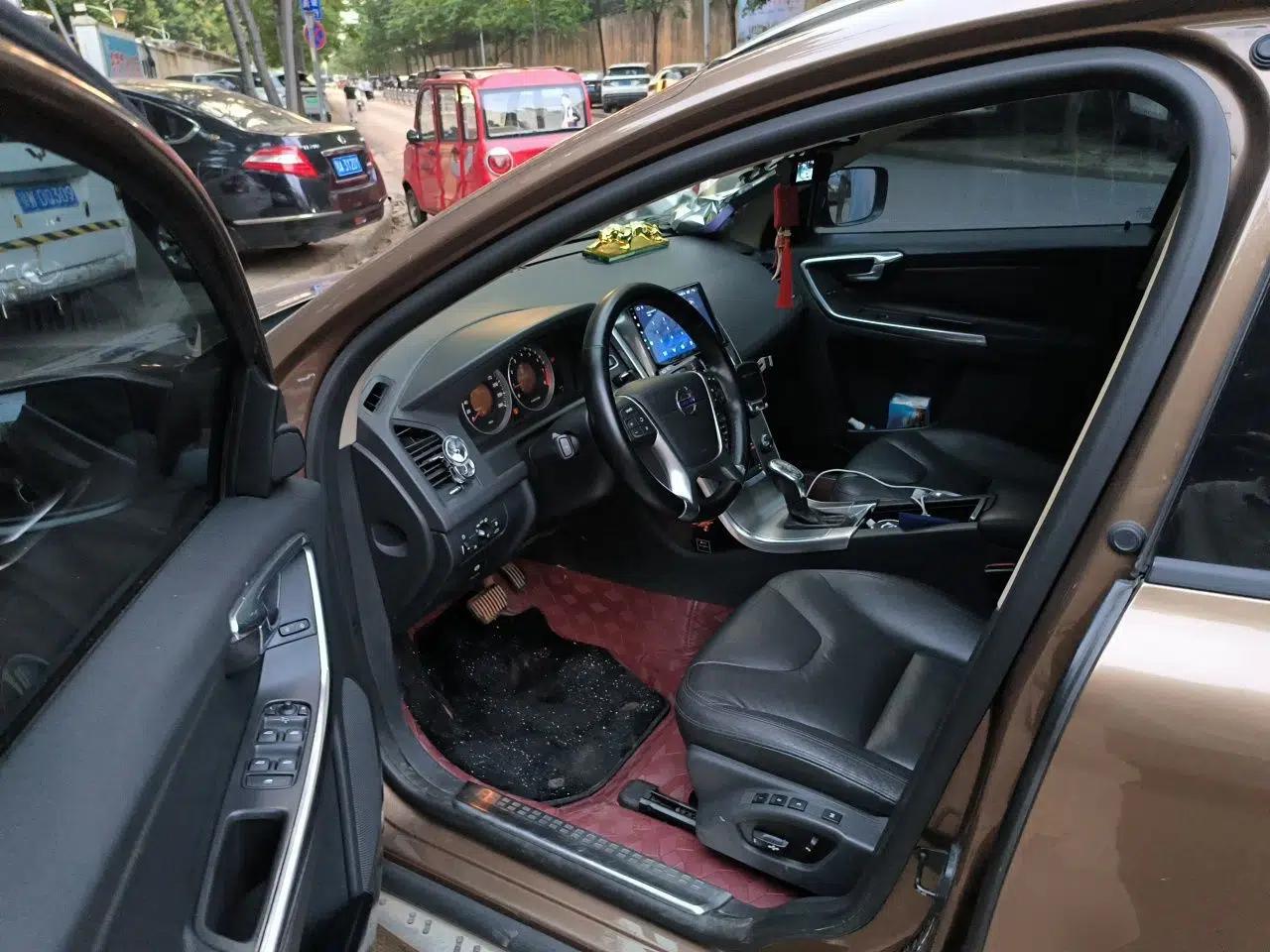 Volvo XC60 2012 T5 Comfort Edition — миниатюра 16