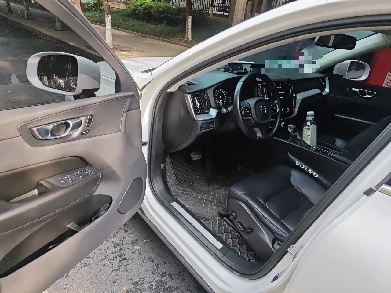 Volvo XC60 2021 T5 4x4 Smart Luxury Edition — миниатюра 16
