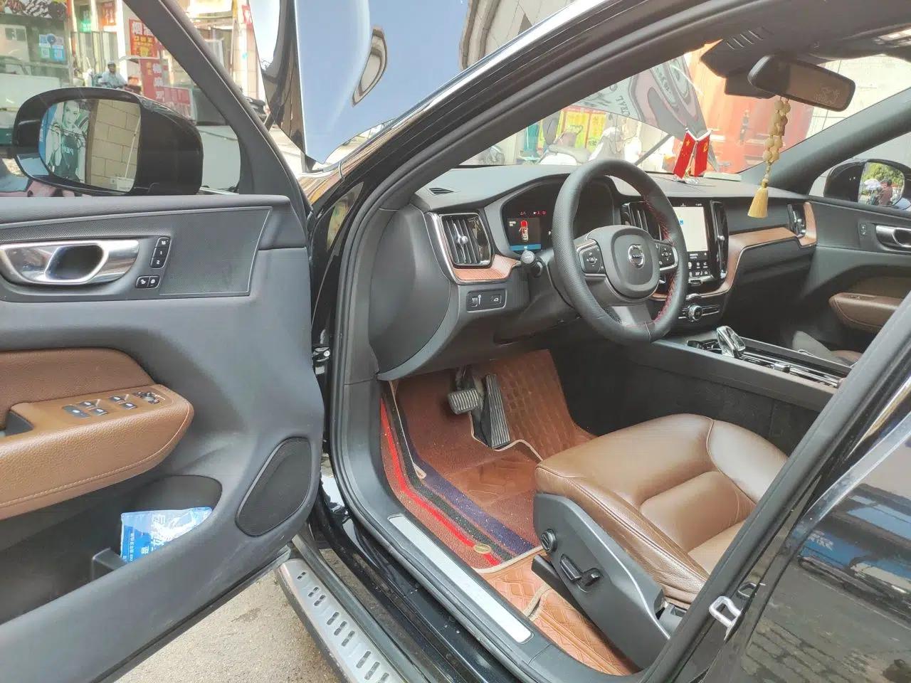 Volvo XC60 2022 B5 4x4 Zhiyi Luxury Edition — миниатюра 16