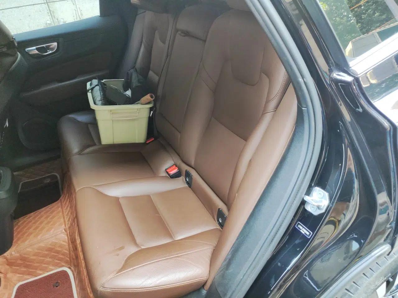 Volvo XC60 2022 B5 4x4 Zhiyi Luxury Edition — миниатюра 17