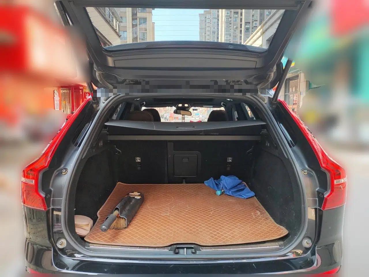 Volvo XC60 2022 B5 4x4 Zhiyi Luxury Edition — миниатюра 19